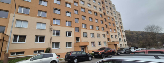 PREDAJ 3 izbový byt, 70 m2, Handlová, Mostná 35