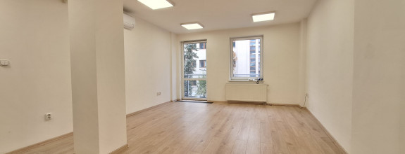 NA PRENÁJOM: kancelárie 28 m2, 30 m2, Jozefská ul., Staré Mesto