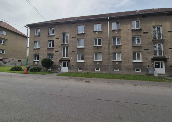 REZERVOVANÝ 2 izbový byt, 58 m2, Handlová, 1 Mája