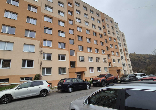 PREDAJ 3 izbový byt, 70 m2, Handlová, Mostná 35