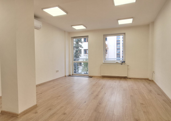 NA PRENÁJOM: kancelárie 28 m2, 30 m2, Jozefská ul., Staré Mesto